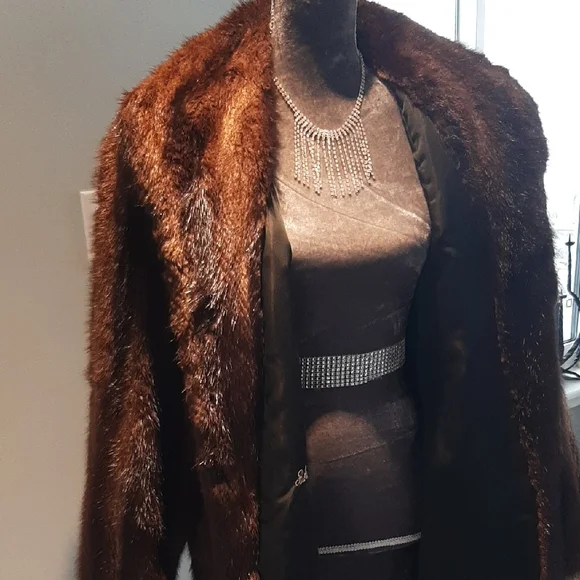 VINTAGE🤎60's Luxurious MID LENGTH Brown Fur Coat Size Med/Lg - Picture 6 of 11